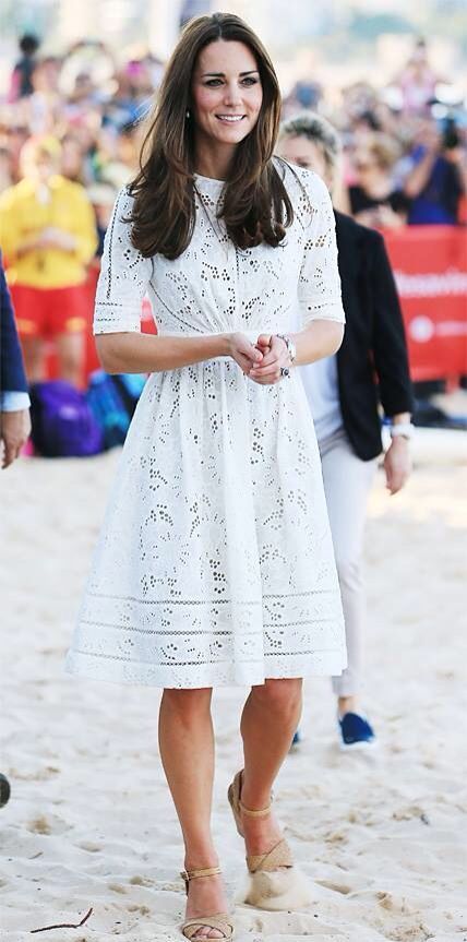 Kate Middleton in Zimmerman. Moda Kate Middleton, White Lace Cocktail Dress, Unconventional Wedding Dress, Kate Middleton Style, White Eyelet, Cocktail Dress Lace, Princess Kate, Kate Middleton, Her Style