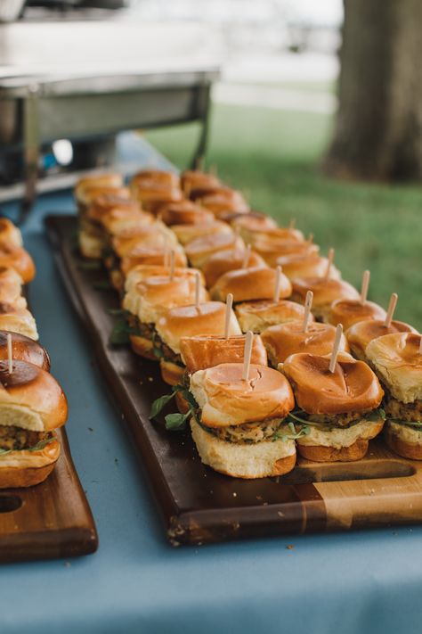 Small Wedding Reception Finger Food Ideas, Backyard Reception Food Ideas, Wedding Food Backyard, Intimate Wedding Food Ideas, Farm Wedding Food Ideas, Barn Wedding Food Ideas, Small Intimate Fall Wedding, Finger Food Appetizers For Wedding, Cookout Style Wedding Reception