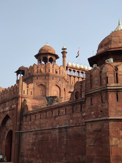 Red fort Red Fort Photography, Delhi Vibes, Delhi Pics, Lal Qila, Aiims Delhi, India Places, Delhi City, South Asian Aesthetic, Amazing India