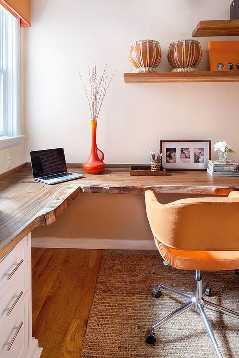 Fabulous home office with live edge desk and multiple workstations [Design: Amy Cuker] Diy Corner Desk, Live Edge Desk, Workstations Design, Reclaimed Wood Desk, Contemporary Home Office, Contemporary Office, Live Edge Wood, Modern Home Office, Diy Desk