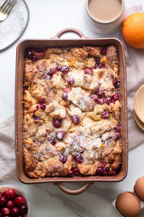 baked cranberry orange croissant bread pudding Orange Croissant, Croissant Breakfast Bake, Croissant Bread Pudding, Croissant Bread, Bread Puddings, Baked Breakfast Recipes, Croissant Breakfast, Breakfast Casseroles, Cranberry Recipes