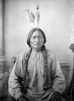 Impressive portraits of chiefs and leaders of the Sioux Native American tribe ... Pumpkin Carving Games, Bull Portrait, Native American Print, Sitting Bull, Standing Rock, Portrait Poster, Native American Tribes, Native American History, Portrait Frame