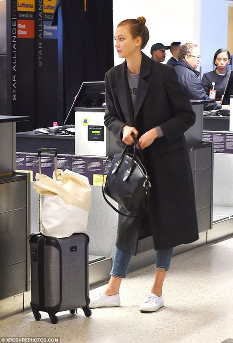 Karlie Kloss goes make-up free & looks stylish as she jets out of LA #dailymail Bensimon Shoes Outfit, Canvas Shoes Outfit, Superga Outfit, Bensimon Shoes, Boyish Style, Lax Airport, Superga Shoes, Chic Coat, Free City