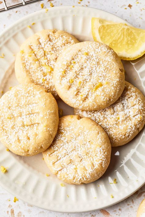 Lemon Butter Cookies Recipe, Lemon Butter Cookies, Melt In Your Mouth Cookies, Lemon Shortbread Cookies, Buttery Shortbread, Lemon Icing, Shortbread Cookie Recipe, Shortbread Cookie, Butter Cookies Recipe