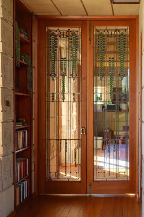 Frank Loyd Wright Houses, Frank Lloyd Wright Interior, Frank Lloyd Wright Art, Brick Cafe, Frank Lloyd Wright Stained Glass, Prairie Style Architecture, Ennis House, Stained Glass Doors, Frank Lloyd Wright Style