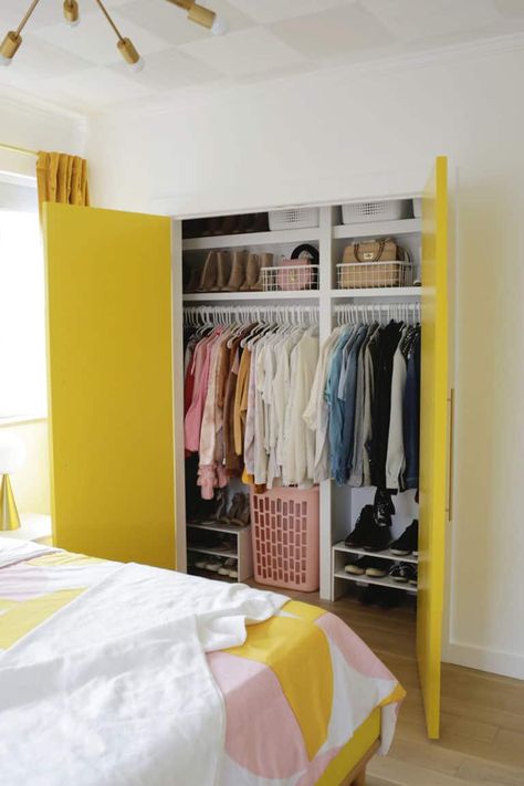 Divided Built-In Closet DIY - A Beautiful Mess Closet For Two People, Smart Closet Ideas, Long Closet, Clothes Bar, Long Shelves, Built In Closet, Emily Henderson Design, Smart Closet, Ford Interior