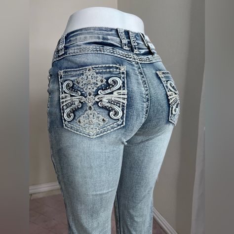 Does Have A Slight Stretch But Would Recommend Sizing Up. Cute Jeans Y2k, Cute Jeans Embroidery, Cute Bootcut Jeans, Mexican Pants Jeans, Waist Aethstetic, 2000s Low Waisted Jeans, Mexican Flare Jeans, Jeans With Diamonds, Jeans With Pocket Design