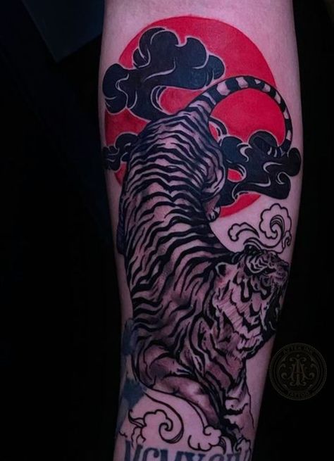 Tiger And Sun Tattoo, Red Cloud Tattoo, Sun And Clouds Tattoo, Red Sun Tattoo, Clouds Tattoo, Asian Tigers, Mountain Tattoo Design, Tattoo Dragon, Tiger Tattoo Design