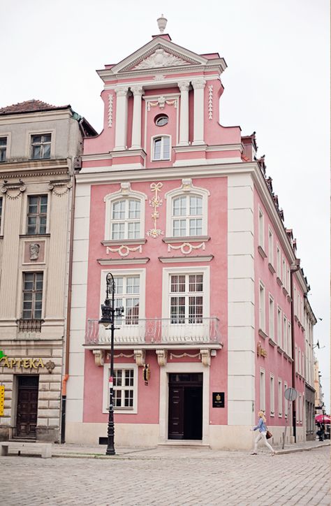 Pink Building in Poznan Poland | photography by http://www.79ideas.org/ Dusky Pink Aesthetic, All Pink Aesthetic, Dusty Rose Aesthetic, Dusty Pink Aesthetic, Pink Aesthetic Cute, Aesthetic Buildings, Gorgeous Architecture, Pink Building, Poland Photography