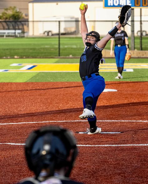 Had a little softball action out at Findlay high school. St Mary’s Prep came to town, they came up just a little short. Nice win Findlay. See the rest at https://www.findlaysportsphoto.com @findlayhs_softball #sportsphotography #seniorsportsphotographer #canonsports #canonsportsphotography #nwohiophotographer #ourppa Softball Action Shots Picture Ideas, Action Softball Pictures, Senior Picture Ideas Softball Pitcher, Softball Pictures Catcher, Softball Action Shots, Softball Photography Action, Softball Photography, Softball Tournaments, Softball Photos