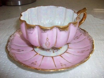 OCCUPIED JAPAN ROYAL SEALY CHINA FOOTED LUSTER WARE TEA CUP & SAUCER RARE ! Pink Tea Cups, Green Tea Cups, Japanese Tea Cups, Pretty Tea Cups, Antique Tea Cups, Porcelain Tea Set, Keramik Design, Pink Tea, Vintage Teacups