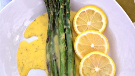 This creative microwave method for cooking hollandaise makes it quick and easy to prepare. Perfect with eggs, salmon, asparagus, and more. Gyoza Sauce Recipe, Easy Hollandaise, Easy Hollandaise Sauce, Homemade Hollandaise Sauce, Recipe For Hollandaise Sauce, French Sauces, Hollandaise Sauce, Drying Dill, Microwave Recipes