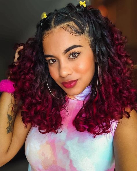 Red Pink Highlights In Brown Hair, Magenta Red Hair, Dark Cherry Hair Color, Afro Hair Color, Red Hair Tips, Dark Pink Hair, Red Ombre Hair, Dyed Curly Hair, Highlights Curly Hair