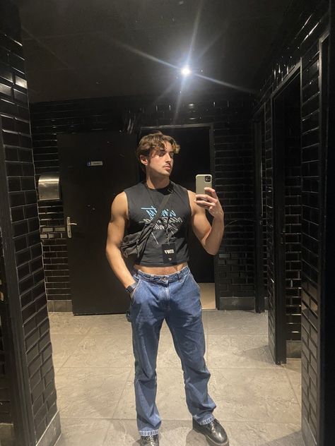 Muscle Tee Outfit, Muscle Tee Outfits, Men Crop Top, Mens Rave Outfits, Festival Outfits Men, Guy Fits, Guys Clothing Styles, Cruise Outfits, New Rock