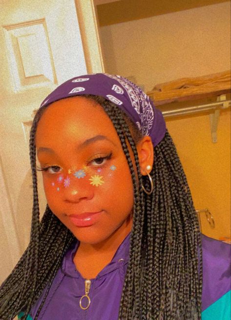 Bandana Hairstyles Box Braids, Bandanna Hairstyle Box Braids, Bandanna Hairstyle 90s, Bandana Over Braids, How To Style Braids With A Bandana, Braids And Bandanas Black Women, Bandana Hairstyles Braids Black, Bandana Black Woman, Hair Styles With Bandana And Braids