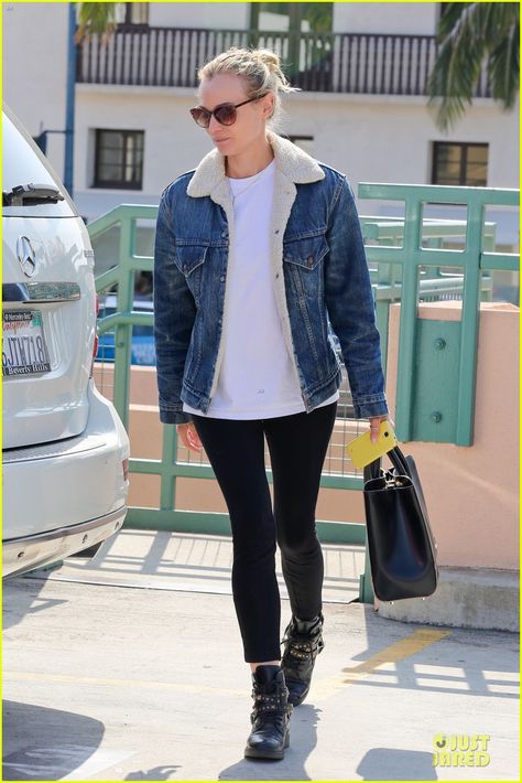 Tomboy Capsule Wardrobe, Diane Kruger Style, Denim Jacket Outfit, Giovanna Battaglia, Walking Down The Street, Jeanne Damas, Rock Outfit, Hipster Outfits, Trendy Swimwear