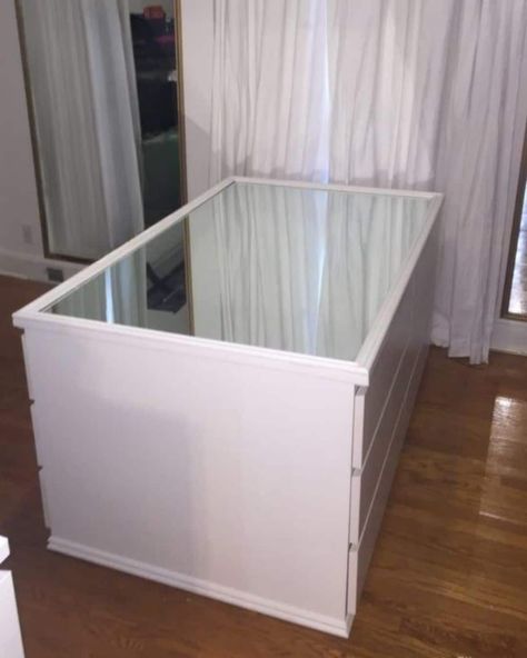 This IKEA Hack Makes Your Dream Dressing Room Island A Budget-Friendly Reality 7 Diy Kast, Dresser Island, Ikea Closet Hack, Dressing Ikea, Mirrored Dresser, Ikea Malm Dresser, Closet Island, Hack Ikea, Malm Dresser