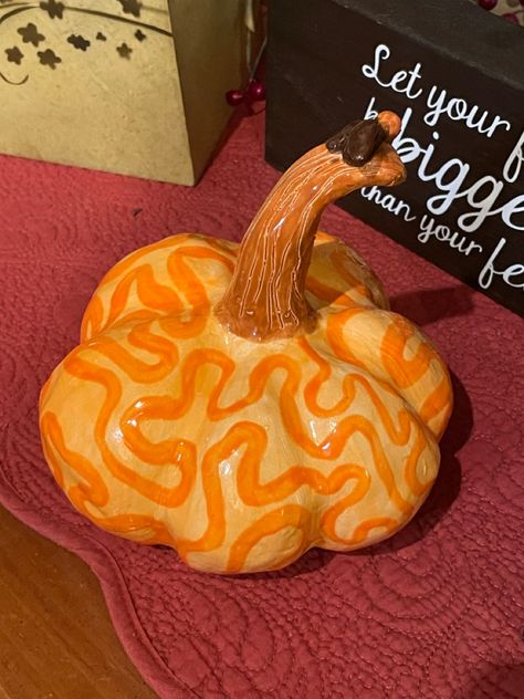 Pumpkin Painting Ideas Ceramic, Pumpkin Painting Christian, Pumpkin Clay Ideas, Pumpkin Painting Ideas Preppy, Pumpkin Pottery Painting Ideas, Clay Pumpkin Diy, Ceramic Pumpkin Painting, Ceramic Pumpkin Painting Ideas, Painted Ceramic Pumpkins