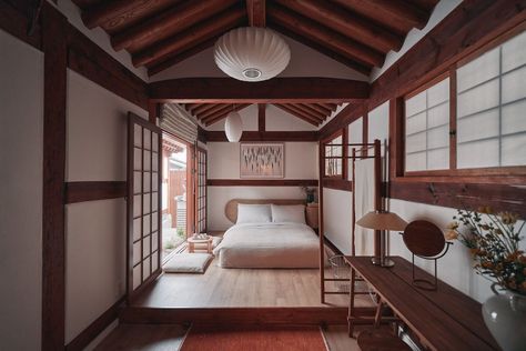 Traditional Korean Hanok next to the GYEONGBOK PALACE - $355 avg/night - Seochon - Amenities include: Internet, Air conditioning, TV, Washer & dryer, Parking, No smoking, Heater ✓ Bedrooms: 2 ✓ Sleeps: 4 ✓ Minimum stay from 1 night(s) ✓ Bookable directly online - Book vacation rental 2138562 with Vrbo. Chinese Decor Asian Interior, Chinese Interior Design Modern, Traditional Modern Bedroom, Korean House Interior, Korean Interior Design, N Seoul Tower, Hanok House, Chinese Interior Design, Traditional Korean House