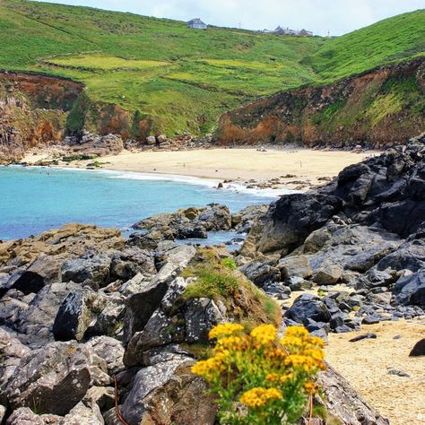 Sam on Instagram: “So many stunning hidden coves along the South West coast path in Cornwall 🤗 #Cornwall #coast #coastalphotography #sea #southwestcoastpath…” Cornish Landscape, South West Coast Path Cornwall, Lizard Point Cornwall, Fowey Cornwall, Cornish Coast, Counties Of England, South West Coast Path, Cornwall Coast Fishing Villages, West Coast