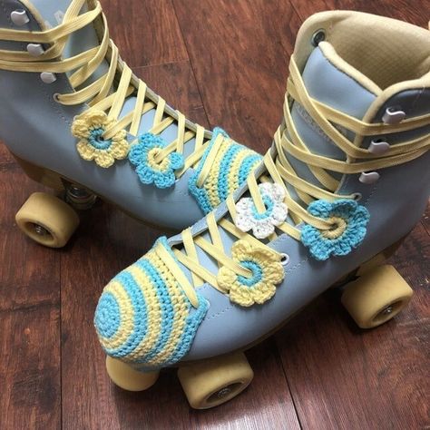 Handmade Quads Roller Skate Crochet Toe Guards Personalized | Etsy Roller Skates Fashion, Roller Quad, Roller Skate Accessories, Roller Skating Outfits, Retro Roller Skates, Quad Roller Skates, Roller Skate Shoes, Crochet Stitches Guide, Quad Skates