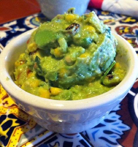 Chili's Fire-Roasted Corn Guacamole Recipe Guacamole Recipe Easy, Roasted Jalapeno, Fried Corn, Copycat Restaurant Recipes, Mashed Avocado, Chips And Salsa, Roasted Corn, Guacamole Recipe, Starbucks Recipes