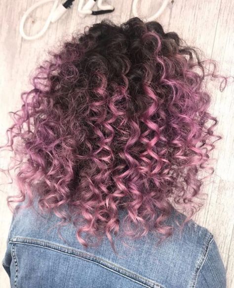 Curling Tips, Hair Color For Brown Skin, Highlights Curly, Dyed Curly Hair, Natural Curly Hair Cuts, Highlights Curly Hair, Redken Hair Products, Hair Curling Tips, Dye Ideas