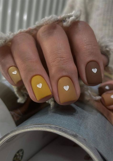 Different Color Nails, Painting Nails, Yellow Nails Design, Cute Nails For Fall, Nail Art At Home, Minimal Nails, Winter Nail Designs, Fall Nail Art, Yellow Nails