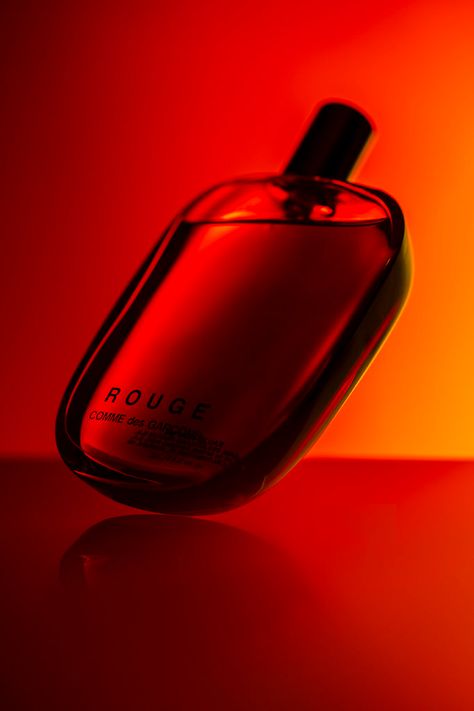 Neon Rouge, Black Perfume, Luxury Packaging Design, Molton Brown, Artistic Installation, Beauty Products Photography, Johnnie Walker, Fields Photography, Negroni