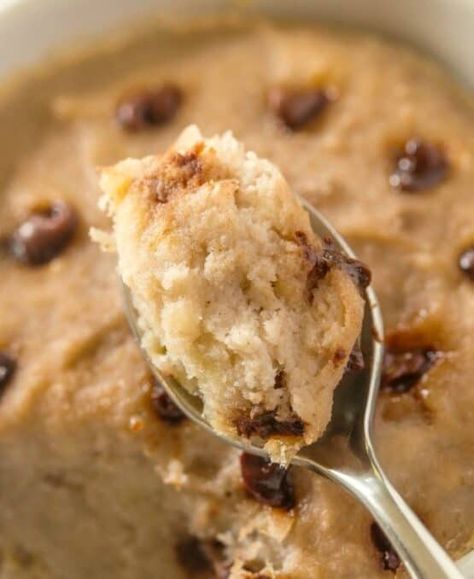 Banana Mug Cake- this healthy banana mug cake is like a slice of banana bread but in single serving form- no grains, refined sugar or eggs needed and ready in ONE minute! Flourless Banana Bread, Banana Bread Mug, Banana Mug Cake, High Protein Desserts, Keto Sweets, Mug Recipes, Baked Goodies, Banana Healthy, Healthy Sweets