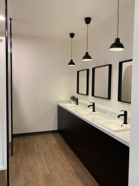 Wood floor, black cabinets, white counter tops and sinks, black fixtures and black mirrors. Venue Restroom Ideas, Venue Bathroom Ideas, Wedding Venue Bathroom Ideas, Wedding Venue Bathroom, Black And White Washroom, White Washroom, Venue Bathroom, White Poplar, Farm Property