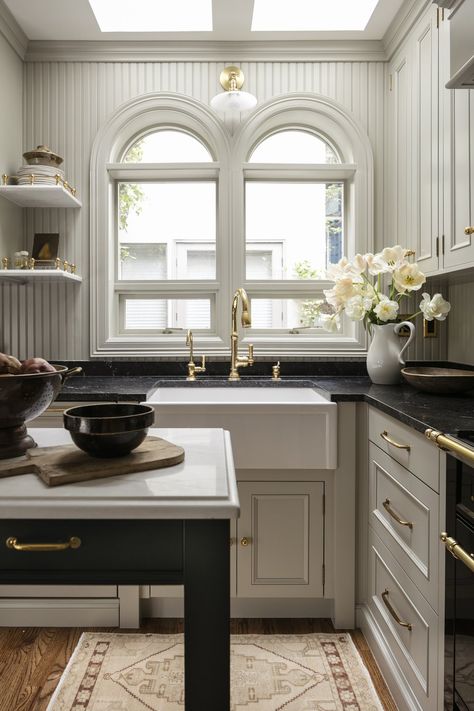 English Cottage Kitchen — KAT LAWTON INTERIORS Modern Georgian Interiors Kitchens, Traditional Interior Kitchen, Modern English Kitchen Design, Victorian Interior Design Kitchen, Federal Style Kitchen, Traditional Kitchens 2023, Gilded Age Kitchen, Historical Bathroom Ideas, Old English Cottage Kitchen