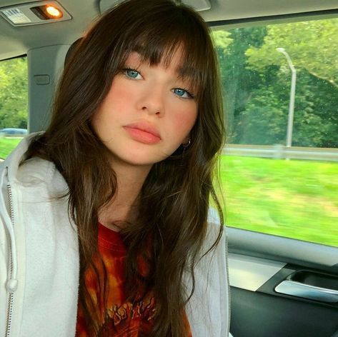 Malina Weissman, How To Cut Your Own Hair, Grunge Hair, Aesthetic Hair, Hairstyles With Bangs, Pretty Face, Aesthetic Girl, A Car, Hair Looks