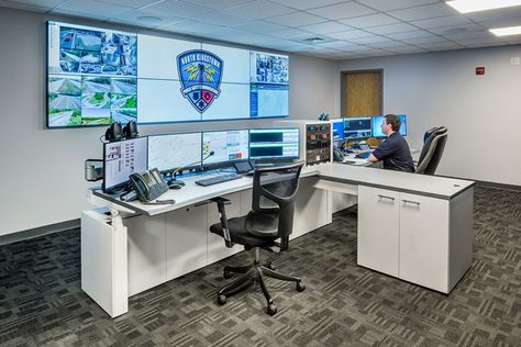 Designing public safety operations centers to deal with converging crises Comand Center, Network Operations Center, Security Room, Business Office Design, Small Office Design Interior, A Frame Cabin Plans, Office Screens, Small Office Design, Communication Center