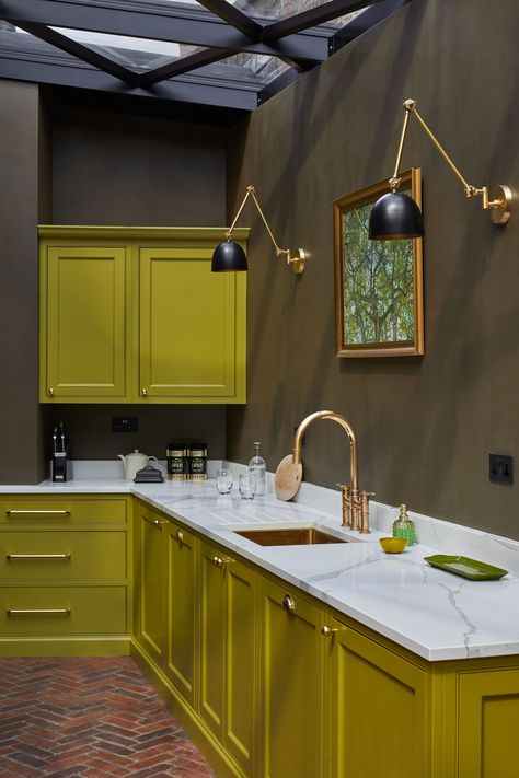 Chartreuse Kitchen, Lime Green Kitchen, Pretty Interiors, Kitchen 2023, Kitchen Redesign, Luxury Wedding Decor, Bespoke Kitchen, Future Kitchen, Wood Cladding