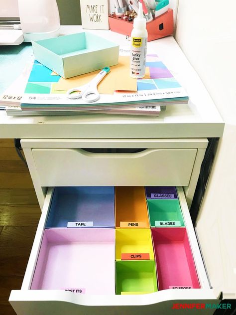 Cricut Organization Ideas, Aesthetic Drawer, Cricut Organization, Desk Drawer Organisation, Vinyl Pantry Labels, Ikea Alex Desk, Alex Desk, Organizing Closet, Diy Drawer Dividers