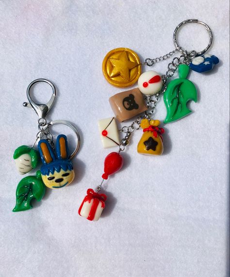 Animal Crossing Clay Figures, Animal Crossing Jewelry, Animal Crossing Keychain, Animal Crossing Earrings, Animal Crossing Polymer Clay, Animal Crossing Clay Ideas, Clay Animal Crossing, Polymer Clay Keychains, Polymore Clay