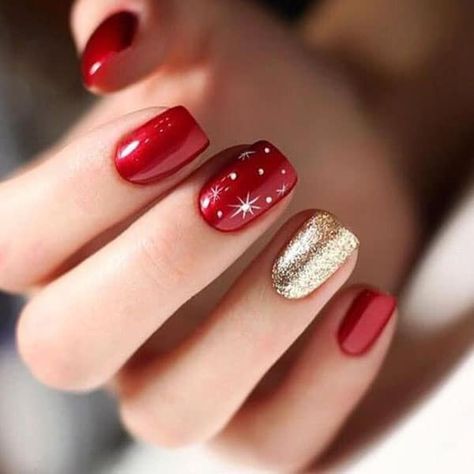 50 Best Short Nail Designs & Ideas for 2022 - The Trend Spotter Square Nail Designs, Christmas Gel Nails, Short Square Nails, Christmas Nails Acrylic, Trendy Nail Design, Short Nail Designs, Summer Nails Colors, Xmas Nails, Cute Nail Designs