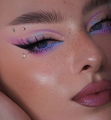 Rhinestone Makeup, Cute Eye Makeup, Pride Makeup, Make Up Inspiration, Eye Makeup Pictures, Makijaż Smokey Eye, Eye Makeup Designs, Colorful Eye Makeup, Makeup Eye Looks