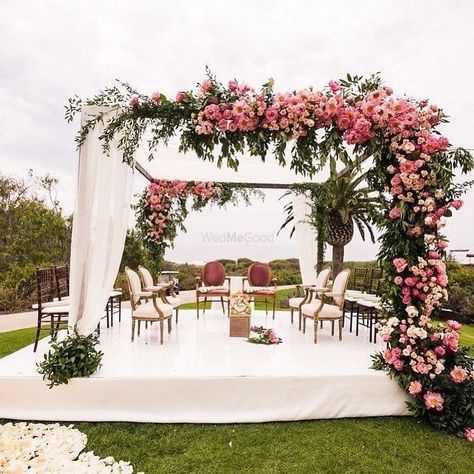 Photo of A gorgeous pink floral mandap by the seaside. Mandap Design, Wedding Ambiance, Wedding Setup, Wedding Hall Decorations, Wedding Ceremony Ideas, Wedding Background Decoration, Mandap Decor, Desi Wedding Decor, Wedding Backdrop Decorations