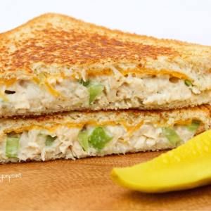 Tuna Melt – Weight Watchers Freestyle Ww Lunch Ideas, Keeping On Point, Ww Lunch, Weight Watchers Lunches, Honey Bread, Weight Watcher Meals, Tuna Melt, Weight Watchers Food, Weight Watchers Chicken