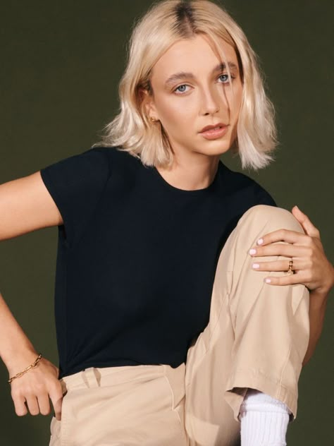 Emma Chamberlain Aritzia Fall 2022 Campaign Sunday Best Emma Chamberlain Short Hair, Short Bleached Hair, Emma Chamberlain, Bleach Blonde, Short Blonde, Blonde Bobs, Bleached Hair, Short Blonde Hair, Hair Goals