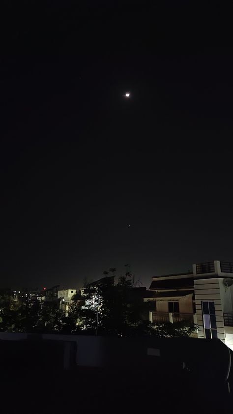 Night Terrace Snap, Night Outside Snapchat, Night Aesthetic Bedroom Snap, Moon Pictures Instagram Story, Night Sky Snapchat Story, Fake Night Out Snaps, Shadow Pictures Night, Fake Snap Story Night, Night Home Snap