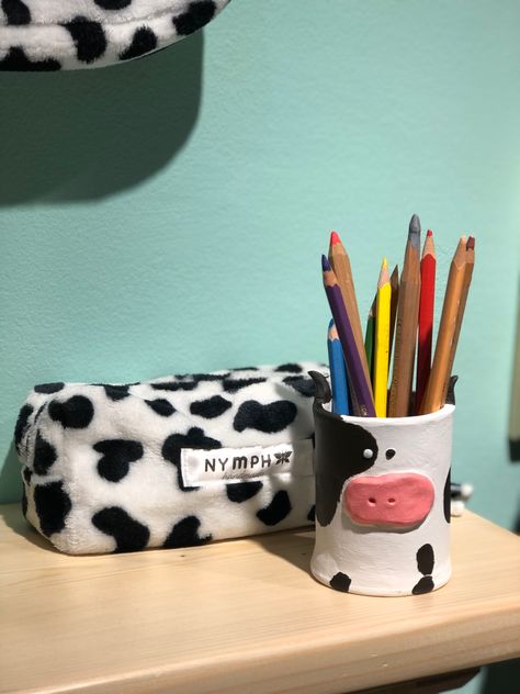 Handmade with air dry clay Air Dry Clay Pen Holder, Air Dry Clay Cow, Diy Keramik, Clay Pen, Air Dry Clay Projects, Clay Mugs, Creative Stuff, Diy Creative Crafts, Diy Clay Crafts