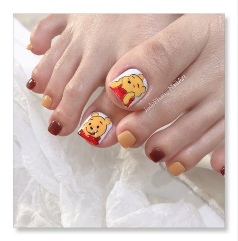 Pooh Nail Designs, Cartoon Nail Designs, Nail 2023, Toes Nails, Feet Nail Design, Pop Art Nails, Grey Nail Designs, Pedicure Nail Designs, Cute Simple Nails