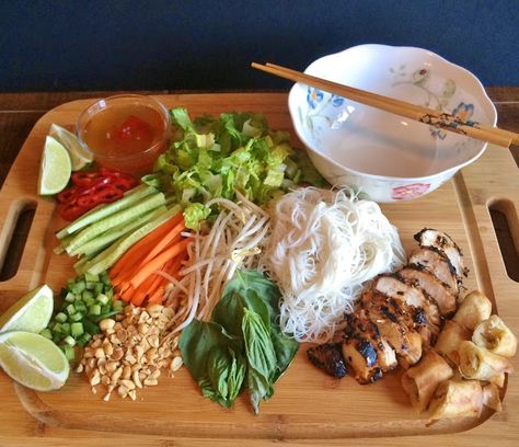 Grilled Lemongrass Chicken, Vietnamese Vermicelli, Lemongrass Chicken, Vietnamese Noodles, Vietnamese Cuisine, Deep South, Noodle Bowl, Noodle Bowls, Asian Cooking