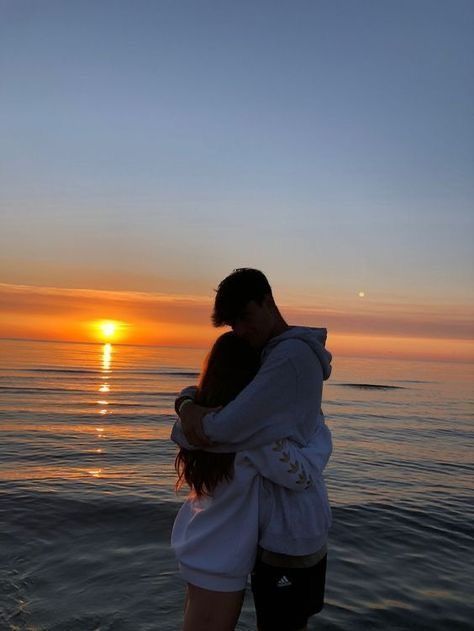 Dream Relationship, Could Be Us, Me And Who, Cute Relationship, Cute Relationship Goals, Couples Goals, Cute Couple Pictures, Cute Couples Goals, Beach Sunset