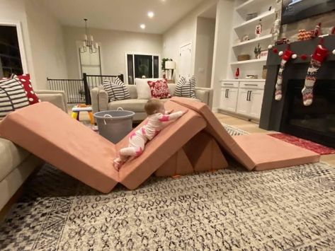 Nugget Couch Bridge, Nugget Ideas One, Nugget Design Ideas, Nugget And Couch Ideas, 1 Nugget Couch Configurations, Cushy Couch Ideas, One Nugget Slide Build, One Play Couch Builds, Couch Nugget Build