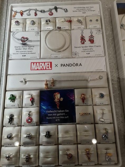 Marvel Gift Ideas, Pandora Marvel, Marvel Merch, Marvel Gift, Lily Calloway, Marvel Jewelry, Pandora Bracelet Charms Ideas, Spiderman Gifts, Pandora Bracelet Designs