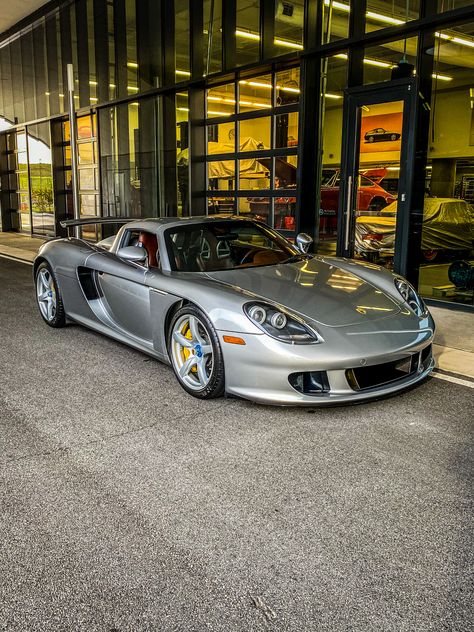 Porche Carrera Gt Wallpaper, Carrera Gt Porsche, 2005 Porsche Carrera Gt, Porsche Carrera Gt Wallpapers, Carrera Gt Wallpapers, Porche Carrera, Tesla Car Models, Porsche Wheels, Porsche Gt